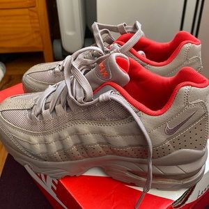 Tan beige Nike air max 95